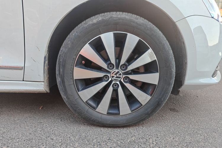 大众 速腾 2017款 230TSI 自动舒适型车身外观10