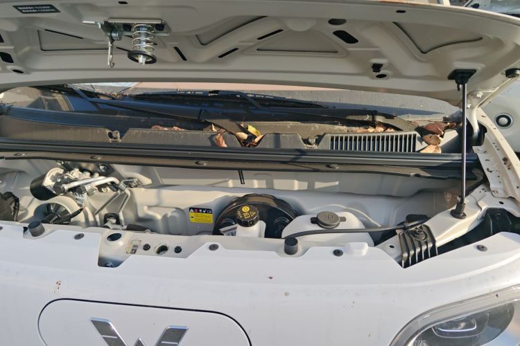 五菱汽车 宏光MINIEV 2024款 第三代 215km 青春版机舱底盘24