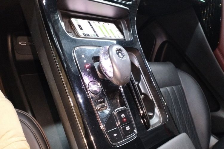 广汽传祺 传祺M8 2023款 宗师系列 400T 至尊版中控内饰18