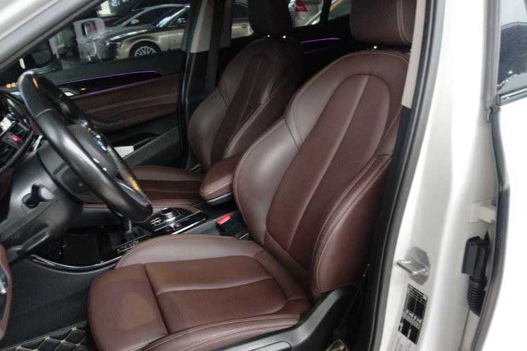 宝马X2 2021款 改款 sDrive25i M运动套装中控内饰19