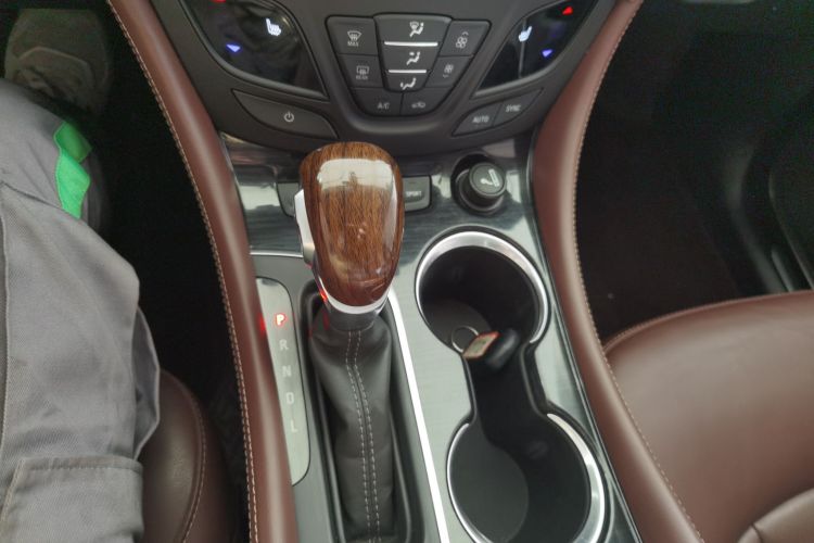 别克 昂科威 2018款 28T 四驱精英型中控内饰18