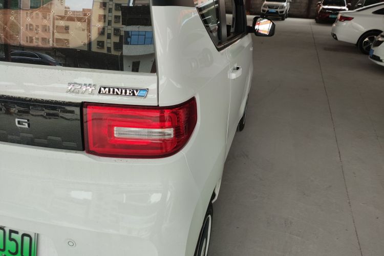 五菱汽车 宏光MINIEV 2022款 轻松款 磷酸铁锂车身外观9