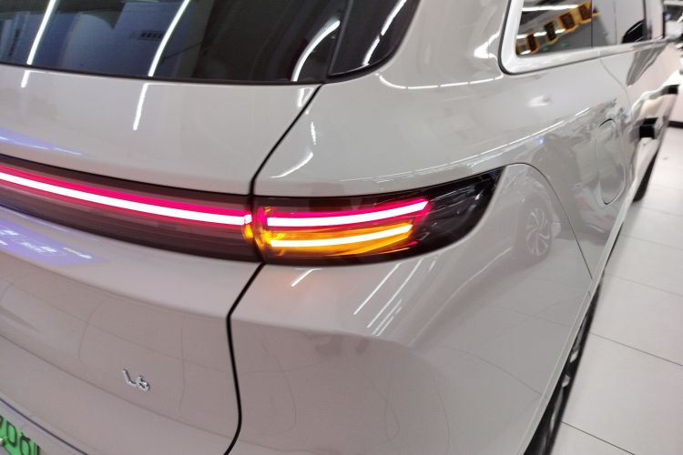 理想汽车 理想L6 2024款 Pro车身外观9
