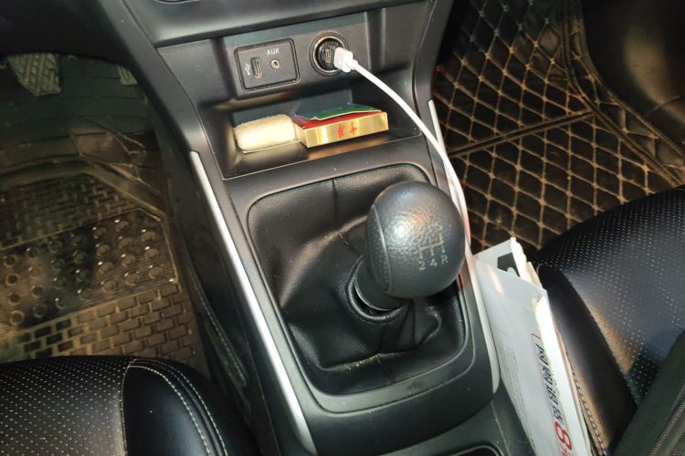 日产 轩逸 2019款 经典 1.6XE 手动舒适版中控内饰18