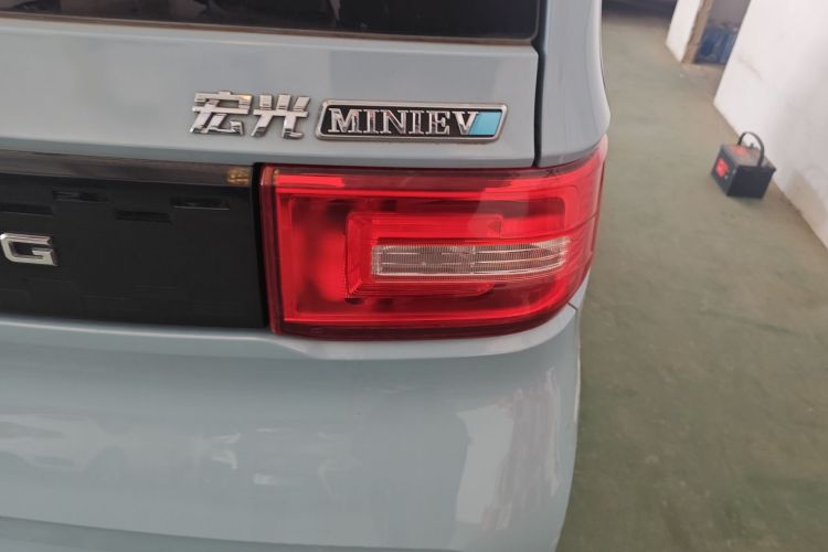 五菱汽车 宏光MINIEV 2021款 马卡龙臻享款 磷酸铁锂车身外观9