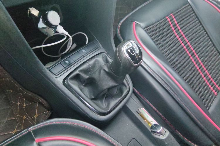 斯柯达 昕锐 2019款 改款 1.5L 手动标准版 国VI中控内饰18