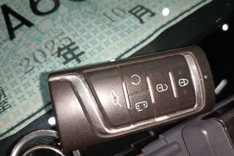 广汽传祺 传祺M8 2018款 320T 尊享版中控内饰7001