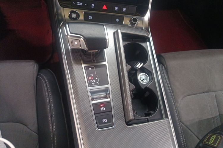 奥迪A6L 2021款 40 TFSI 豪华动感型中控内饰18