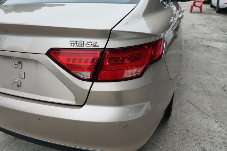 吉利汽车 帝豪GL 2017款 1.3T 手动精英型车身外观9