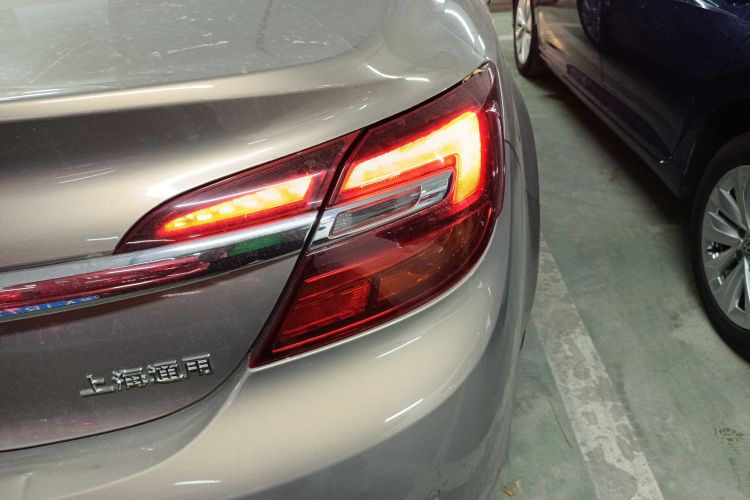 别克 君威 2014款 2.0L 精英时尚型车身外观9