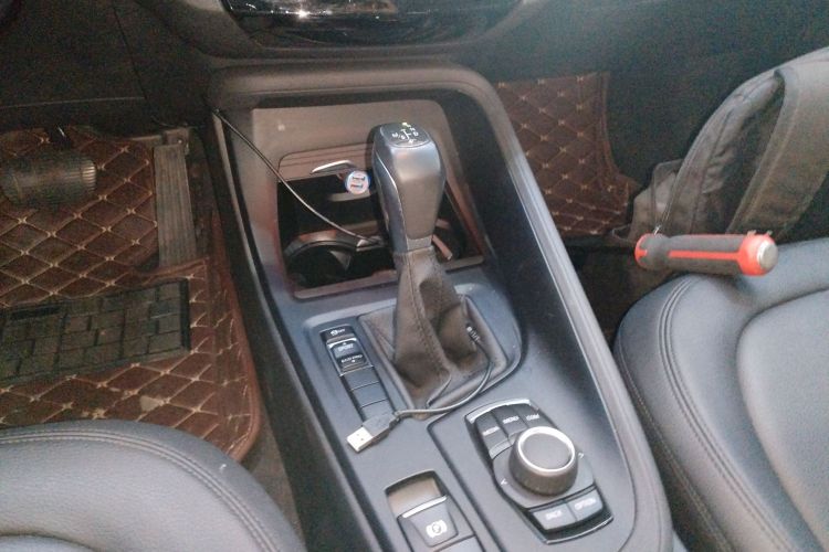 宝马X1 2018款 sDrive18Li 时尚型中控内饰18