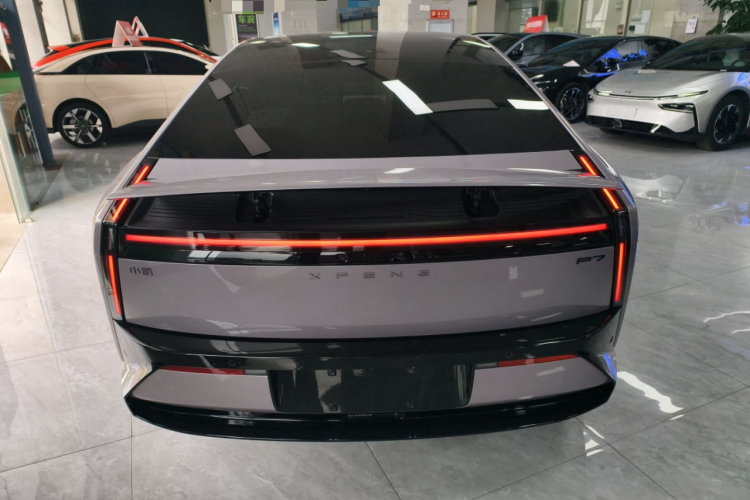 小鹏P7 2025款 702 长续航 Ultra车身外观6004