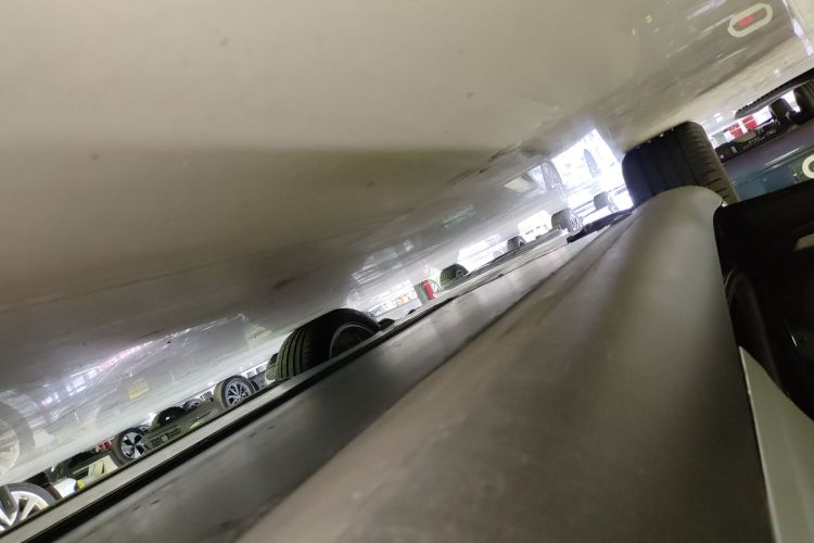 特斯拉 Model Y 2022款 改款 后轮驱动版局部细节9002