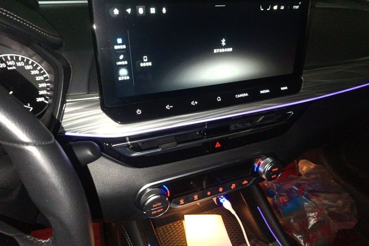 日产 天籁 2022款 2.0T XL 进享版中控内饰16