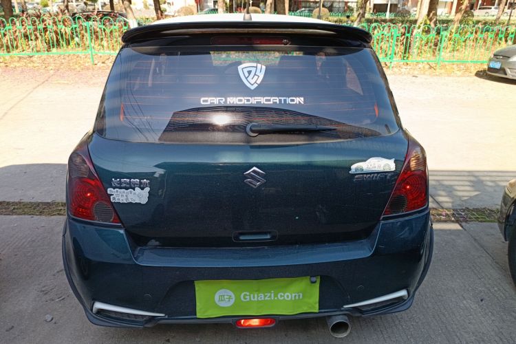 铃木 雨燕 2016款 1.5L 自动时尚型酷玩版车身外观6