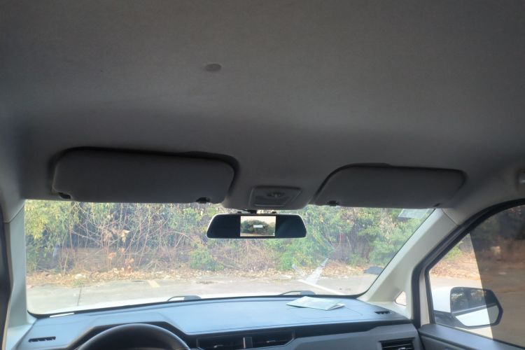 五菱汽车 五菱宏光PLUS 2020款 1.5L 手动标准型 5座中控内饰22