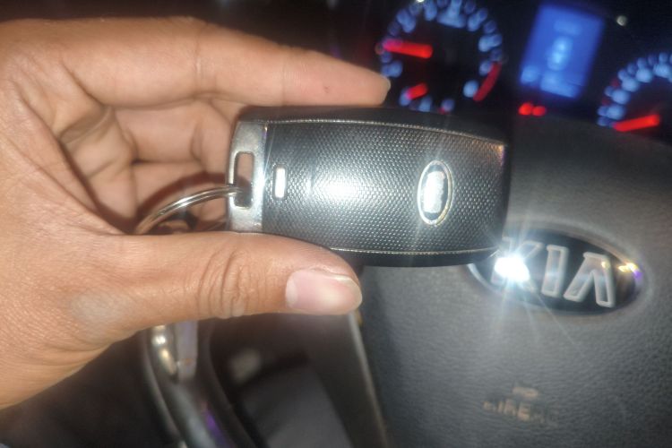 起亚K3 2015款 1.6L 自动GLS中控内饰7001