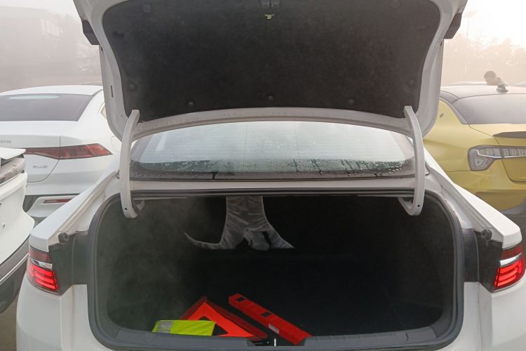 吉利汽车 星瑞 2025款 东方曜 1.5TD 昆仑版机舱底盘23