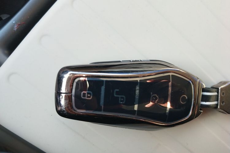 比亚迪 秦L 2024款 DM-i 120KM超越型中控内饰11