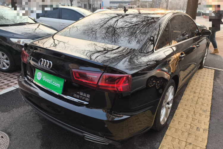 奥迪A6L 2018款 30周年年型 35 TFSI 时尚型车身外观7