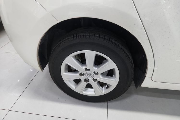 丰田 逸致 2014款 星耀 180G CVT舒适版车身外观6008