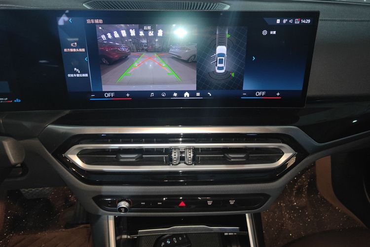 宝马3系 2024款 320Li M运动套装中控内饰16