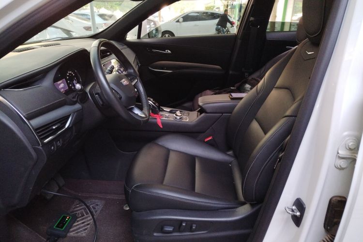 凯迪拉克XT4 2021款 28T 两驱豪华型中控内饰19