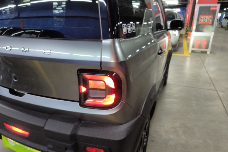 吉利银河 2025款 210km 熊猫骑士车身外观6006