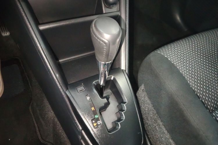 丰田 威驰FS 2017款 1.5L CVT锋驰版中控内饰18