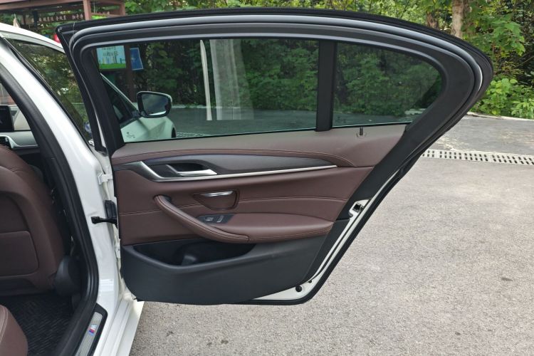 宝马5系 2021款 改款 530Li 领先型 M运动套装中控内饰7006