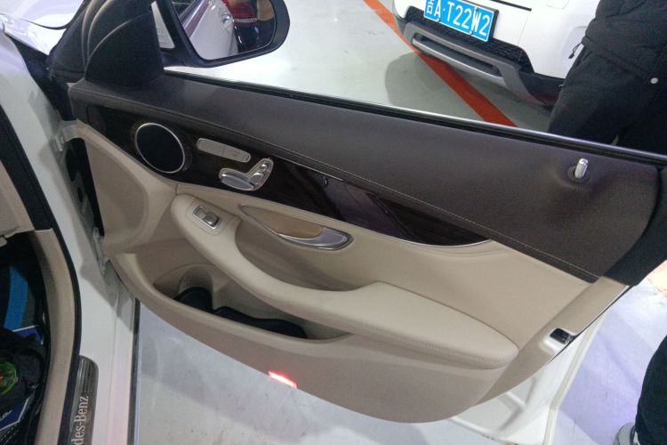 奔驰C级 2016款 C 200 L中控内饰42