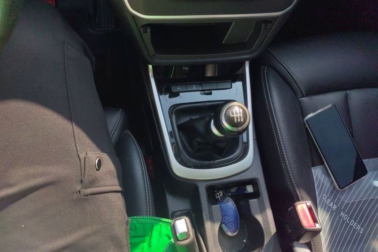 比亚迪 宋MAX 2017款 1.5T 手动智联豪华型 7座中控内饰18