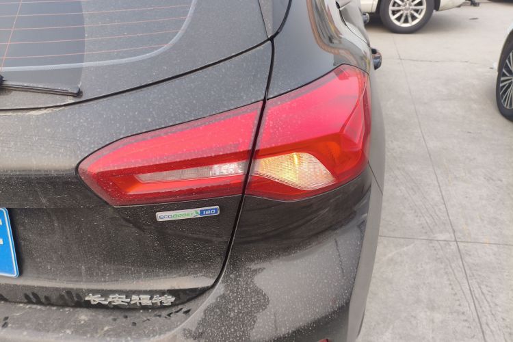 福特 福克斯 2021款 两厢 EcoBoost 180 自动ST Line车身外观6006