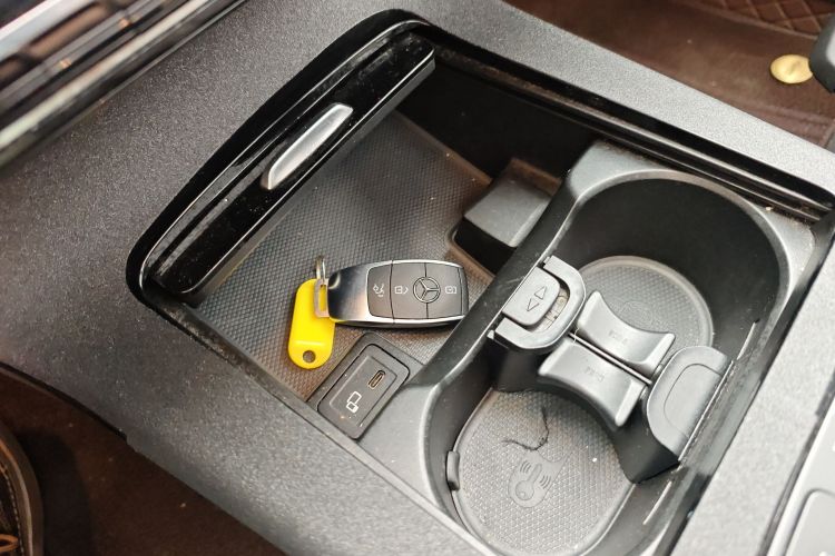 奔驰A级 2019款 A 180 L 运动轿车中控内饰11