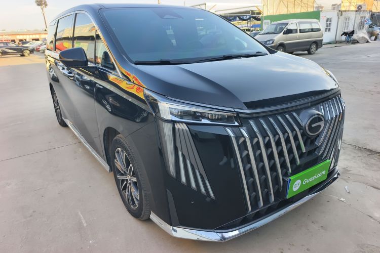 广汽传祺 传祺M8 2024款 大师系列 400T 至尊版车身外观3