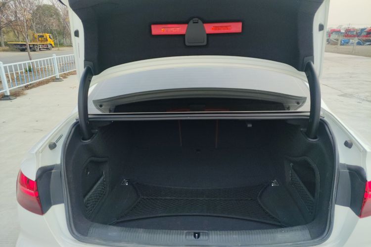 奥迪A4L 2023款 40 TFSI Bang&Olufsen 星夜版局部细节23