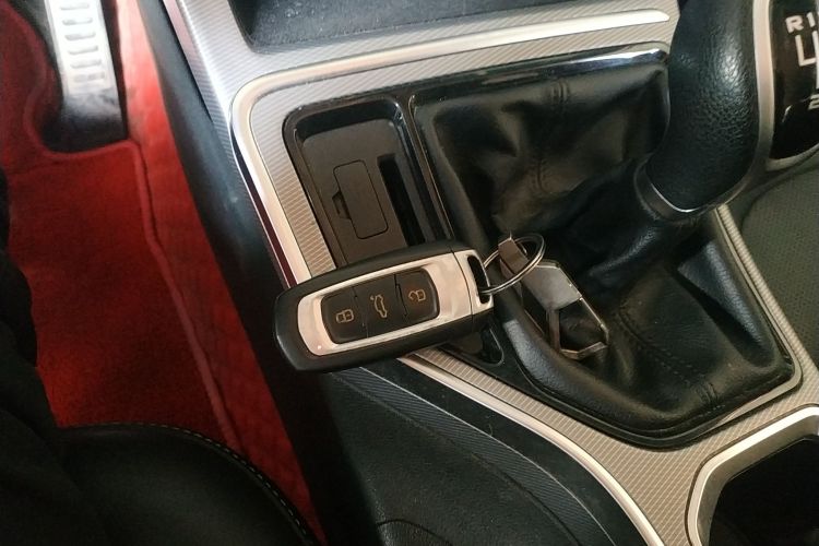 吉利汽车 帝豪GS 2018款 运动版 1.4T 手动领尚型中控内饰11