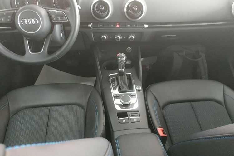 奥迪A3 2019款 Limousine 35 TFSI 时尚型 国VI中控内饰18