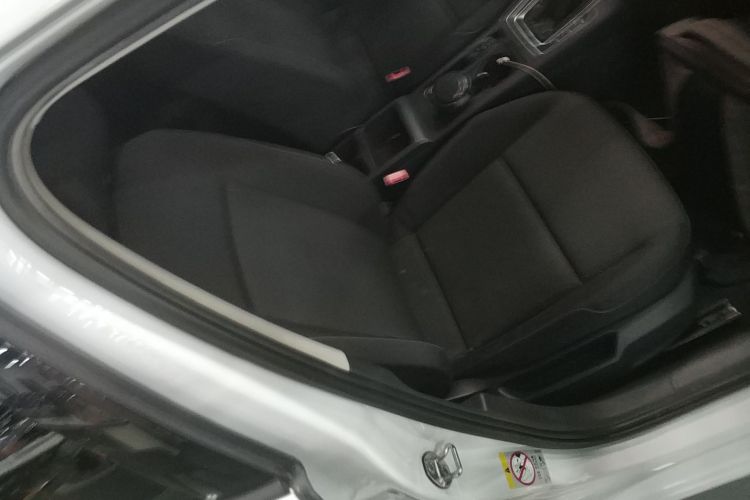 大众 高尔夫 2015款 1.6L 自动时尚型局部细节41