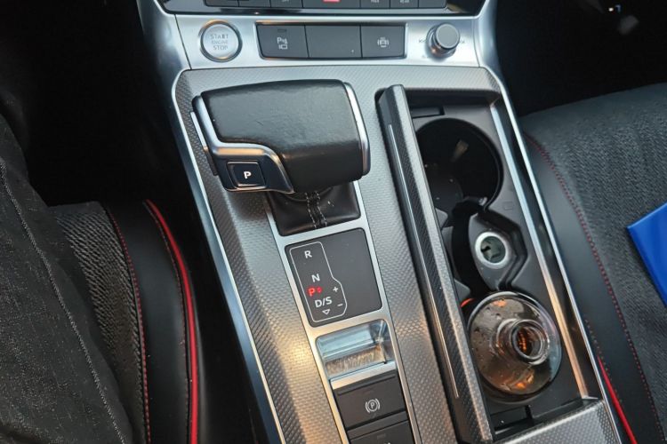 奥迪A6L 2019款 45 TFSI quattro 臻选动感型中控内饰18