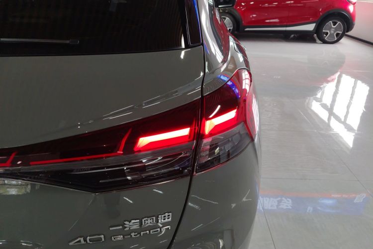 奥迪Q4 e-tron 2023款 40 e-tron 创境版车身外观9