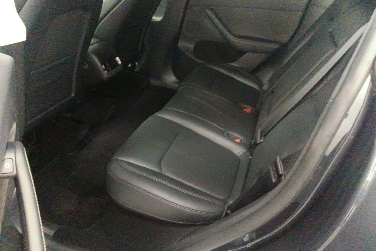 特斯拉 Model Y 2024款 后轮驱动版中控内饰7004