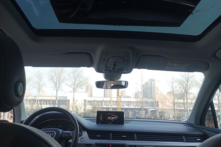 奥迪Q7（平行进口） 中控内饰22