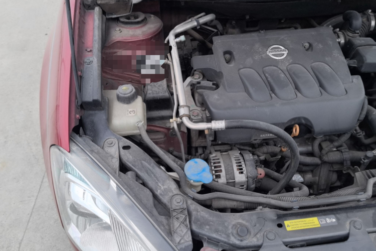 日产 逍客 2015款 2.0XL 酷火 CVT 2WD机舱底盘25