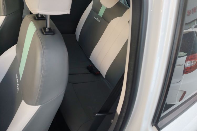 长安启源 长安Lumin 2022款 210km 香甜款中控内饰21