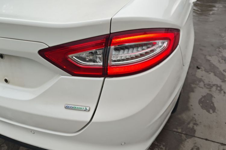 福特 蒙迪欧 2013款 1.5L GTDi180时尚型车身外观9