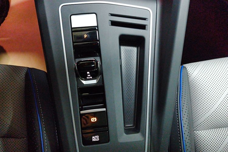 大众 高尔夫 2025款 300TSI R-Line局部细节18