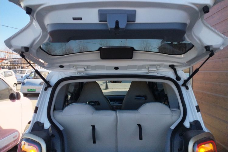 奔腾小马 2025款 222km 灵动马机舱底盘23