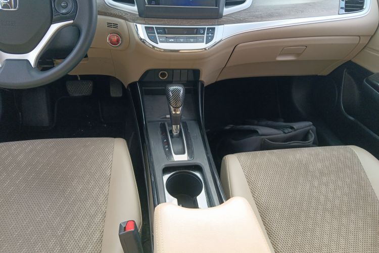 本田 杰德 2017款 210TURBO CVT风尚版 5座中控内饰18