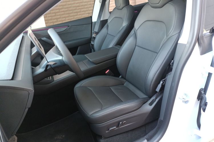 特斯拉 Model Y 2025款 改款 长续航全轮驱动版局部细节19